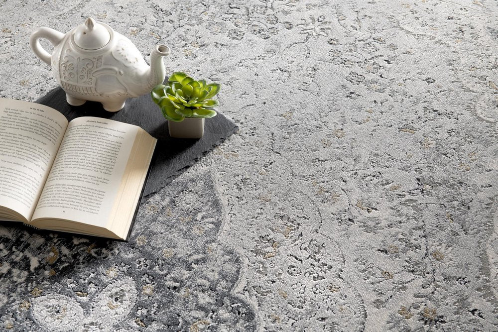 7' X 10' Gray Distressed Decorative Area Rug