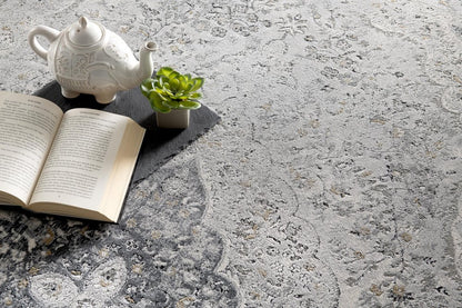 7' X 10' Gray Distressed Decorative Area Rug