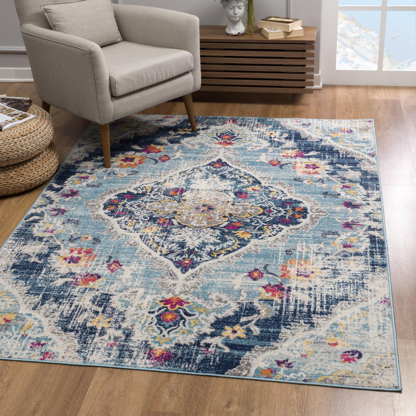 6' x 9' Blue and Ivory Medallion Area Rug