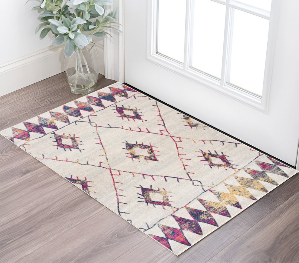 2' X 4' Cream Damask Area Rug
