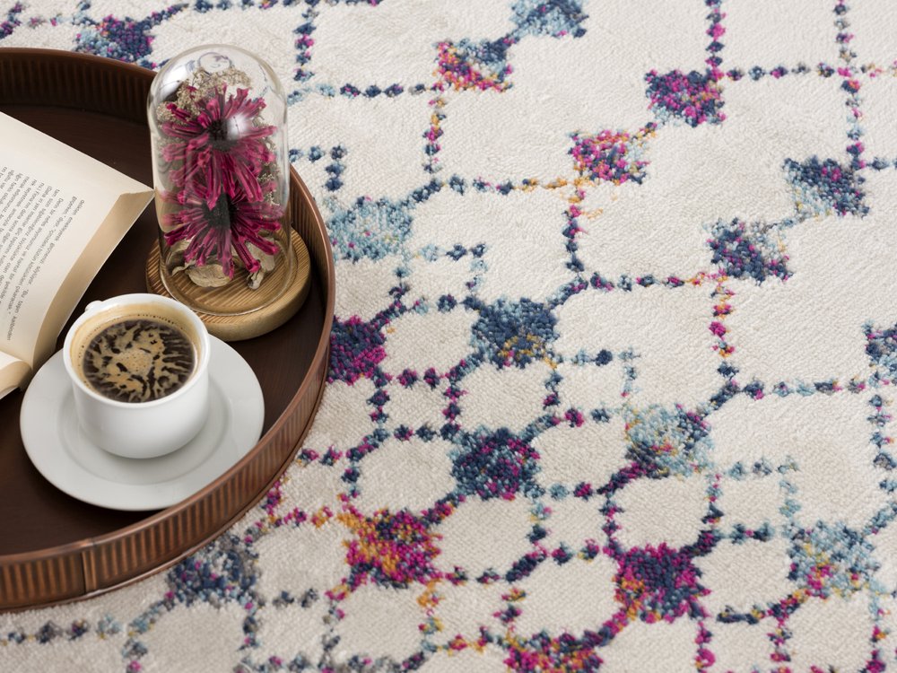 7' X 10' White Modern Geometric Grid Area Rug