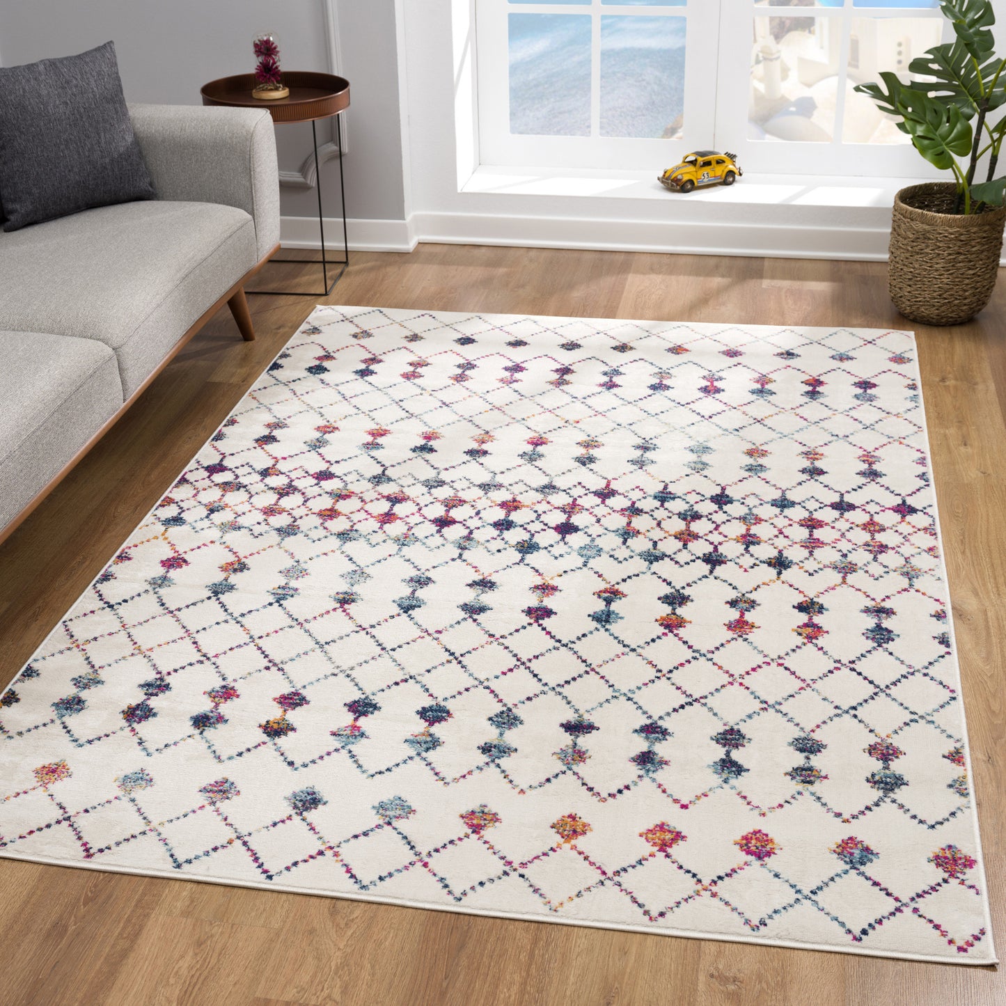 4' X 6' White Modern Geometric Grid Area Rug