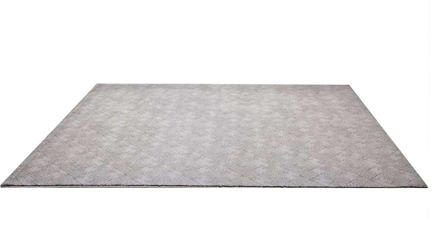 7' X 10' Gray Distressed Diamonds Area Rug