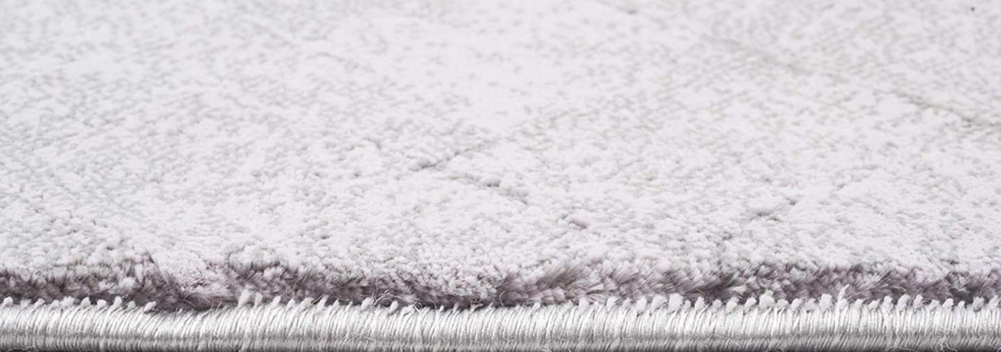 7' X 10' Gray Distressed Diamonds Area Rug