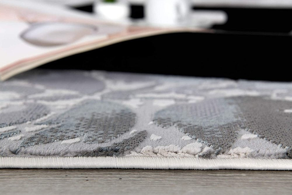 5' X 7' Gray And Ivory Damask Shag Area Rug