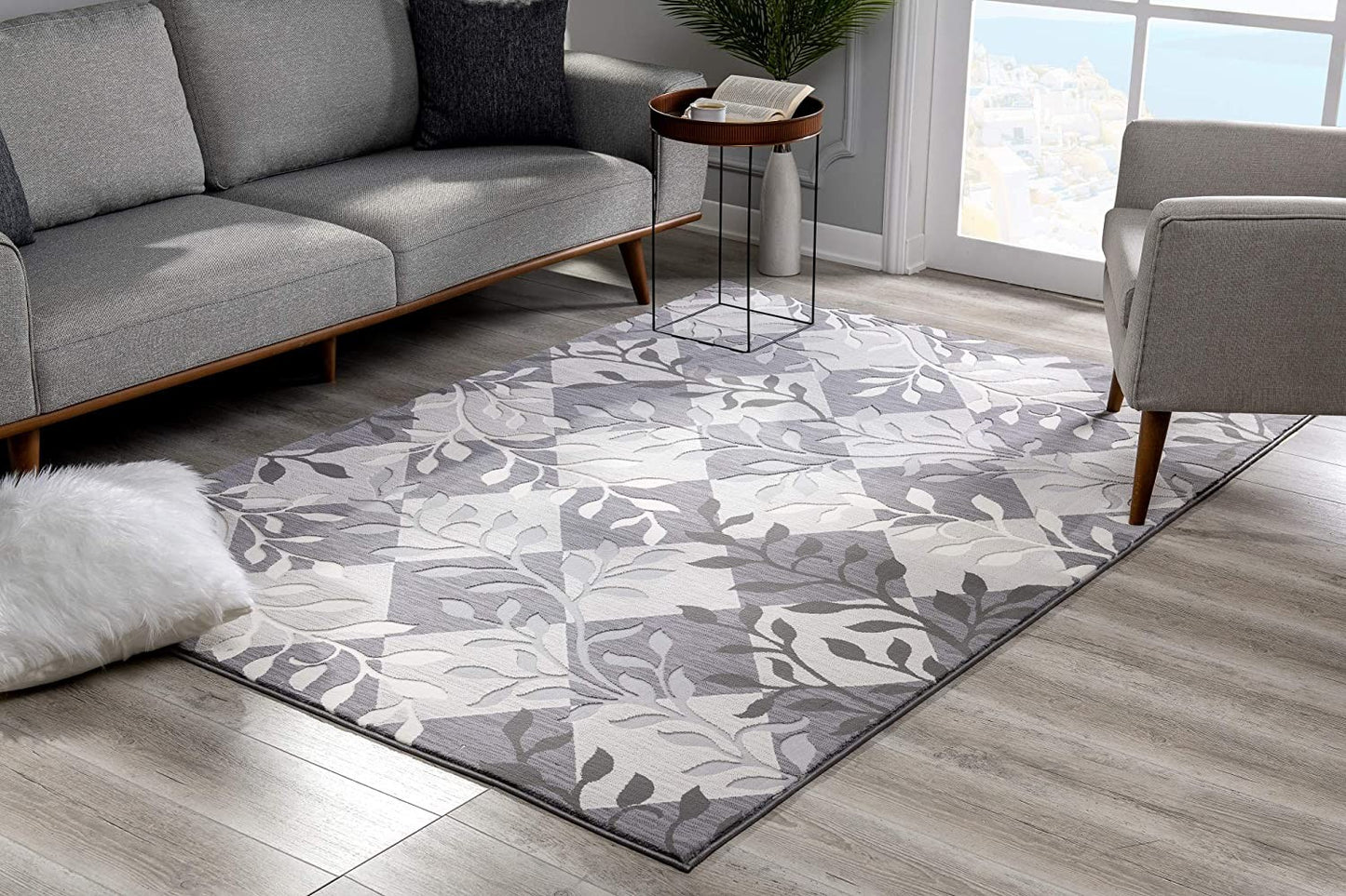 4' X 6' Gray Diamond And Vines Area Rug