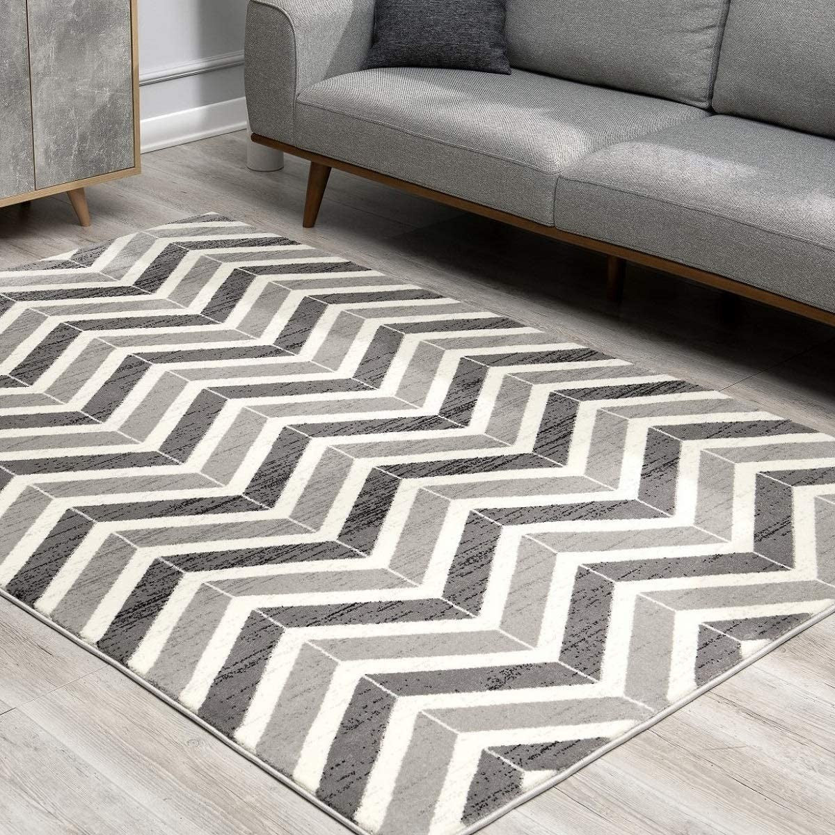 5' X 8' Gray Chevron Dhurrie Area Rug