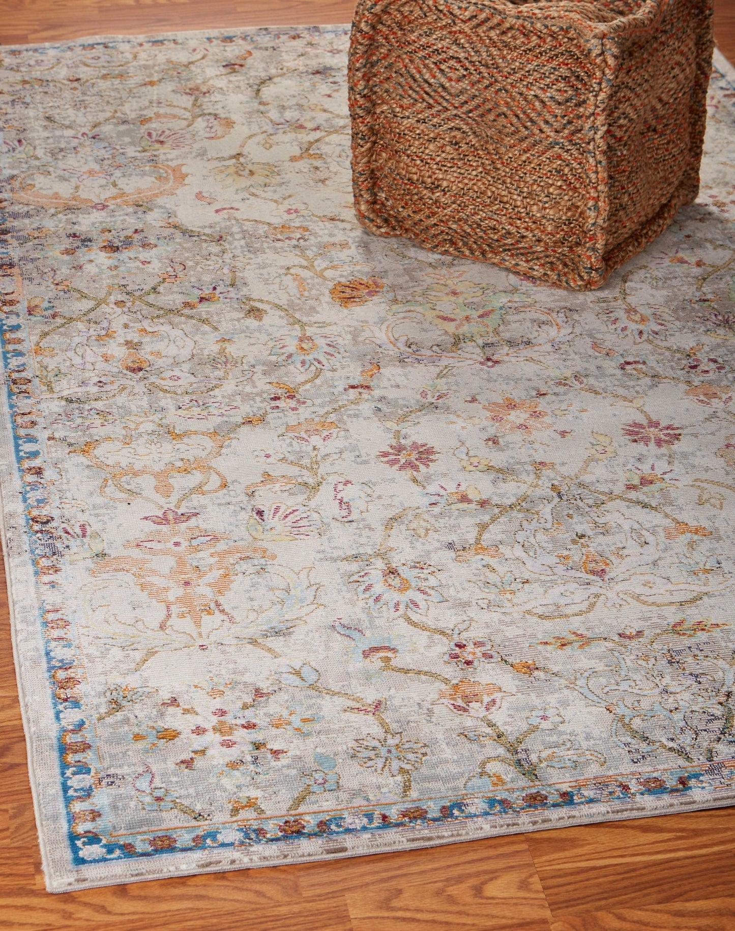 5' X 8' Beige and Ivory Area Rug