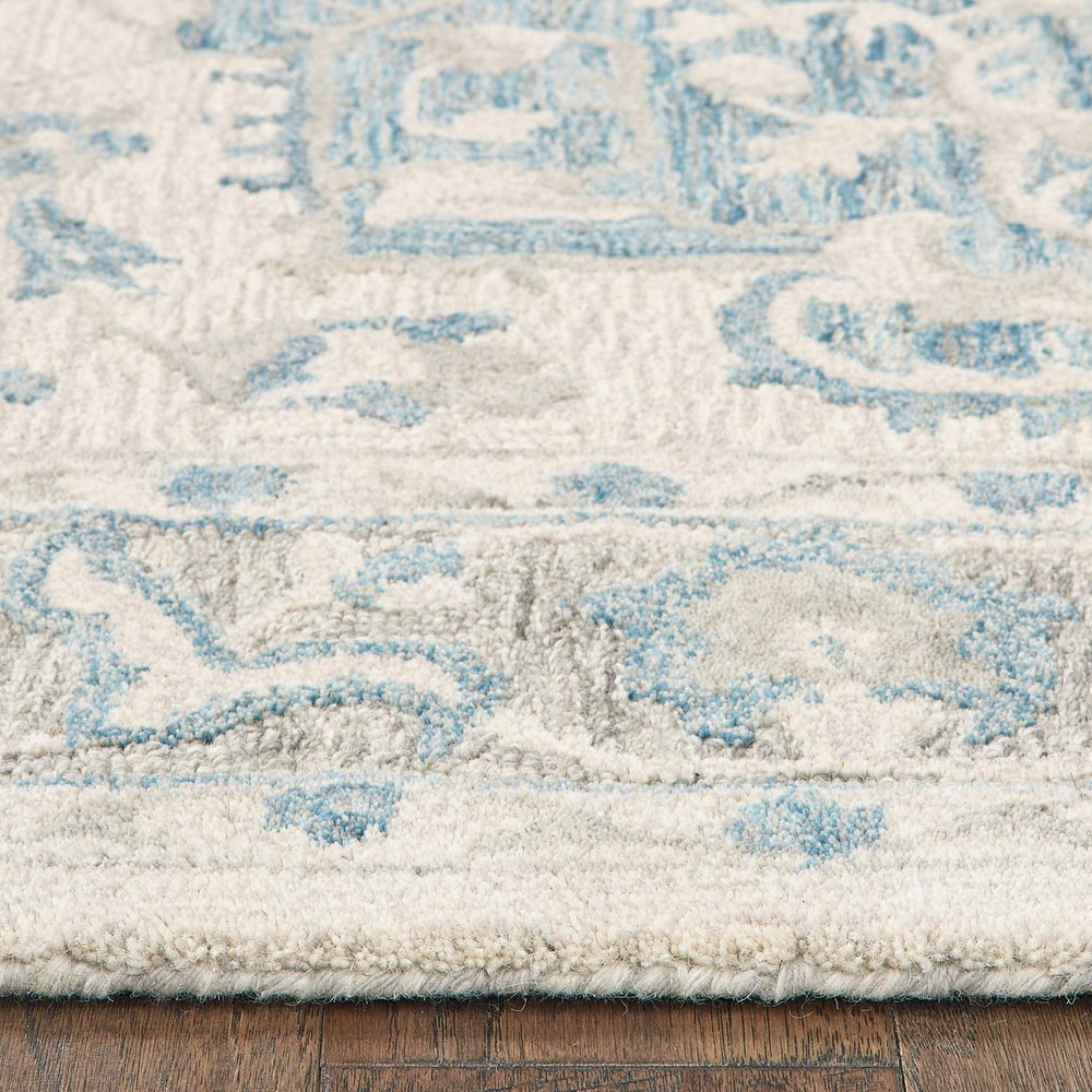 8' X 10' Turquoise and Cream Medallion Area Rug