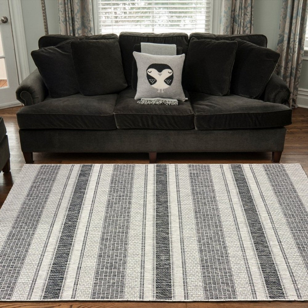 8' X 10' Gray And Black Indoor Outdoor Area Rug
