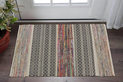 3' x 5' Colorful Traditional Chindi Area Rug