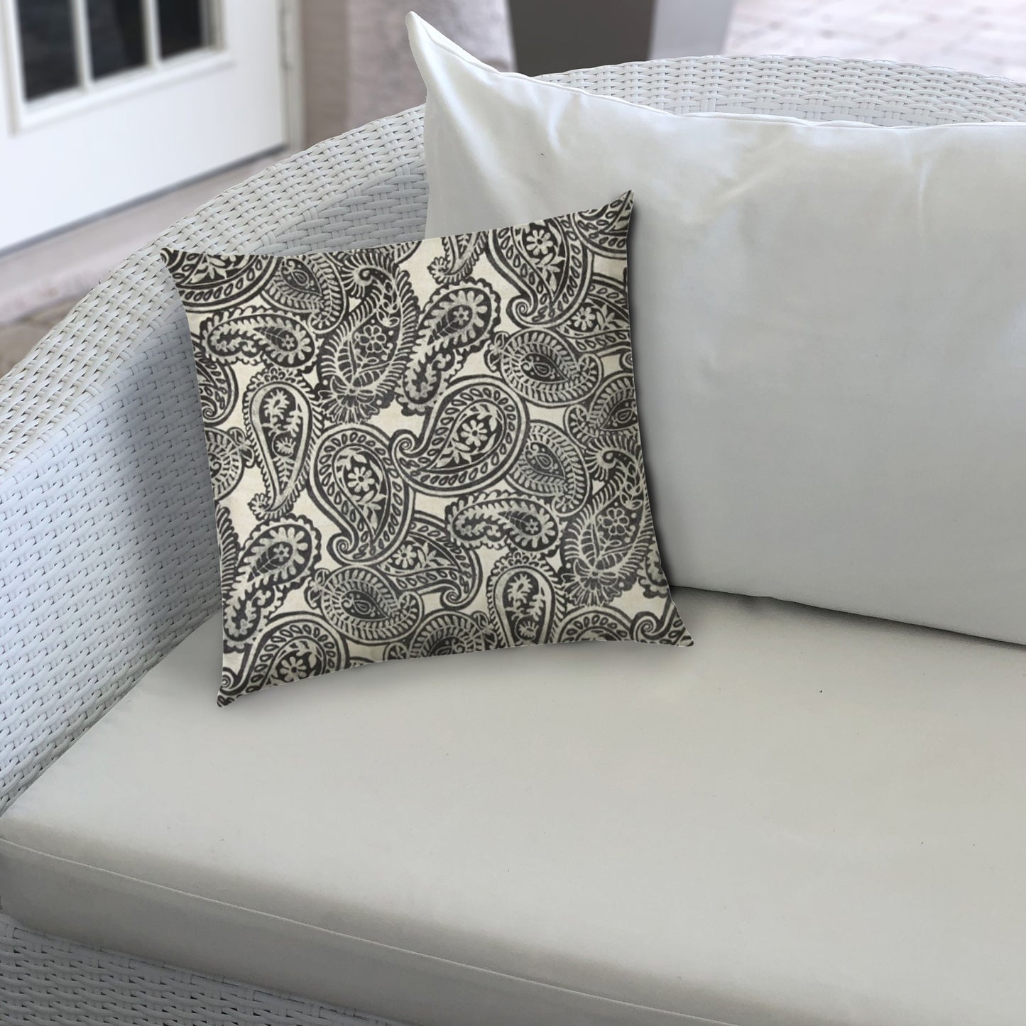 14" X 20" Gray And Cream Blown Seam Paisley Lumbar Indoor Outdoor Pillow