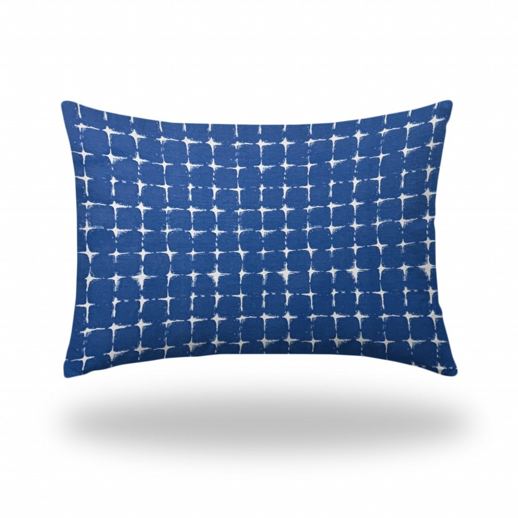 14" X 20" Blue And White Zippered Gingham Lumbar Indoor Outdoor Pillow