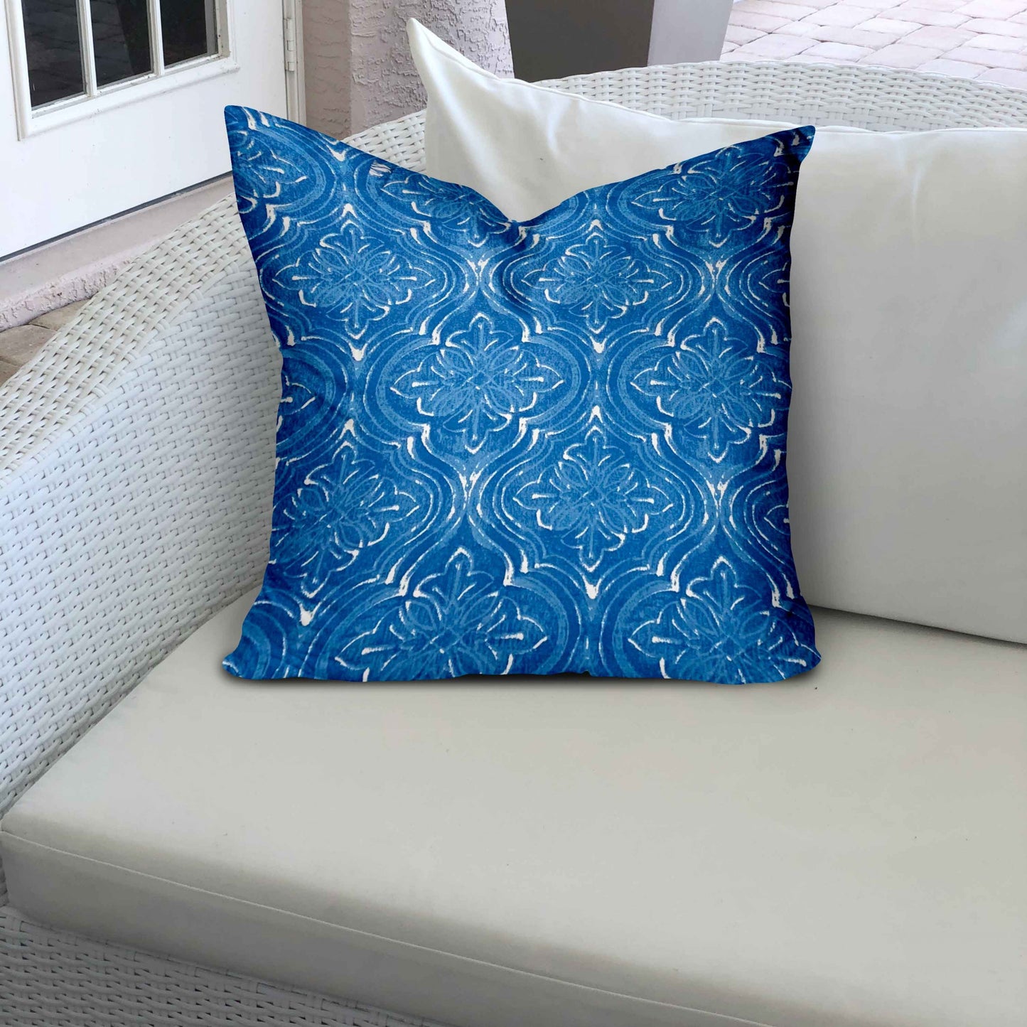 14" X 14" Blue And White Blown Seam Ikat Throw Indoor Outdoor Pillow