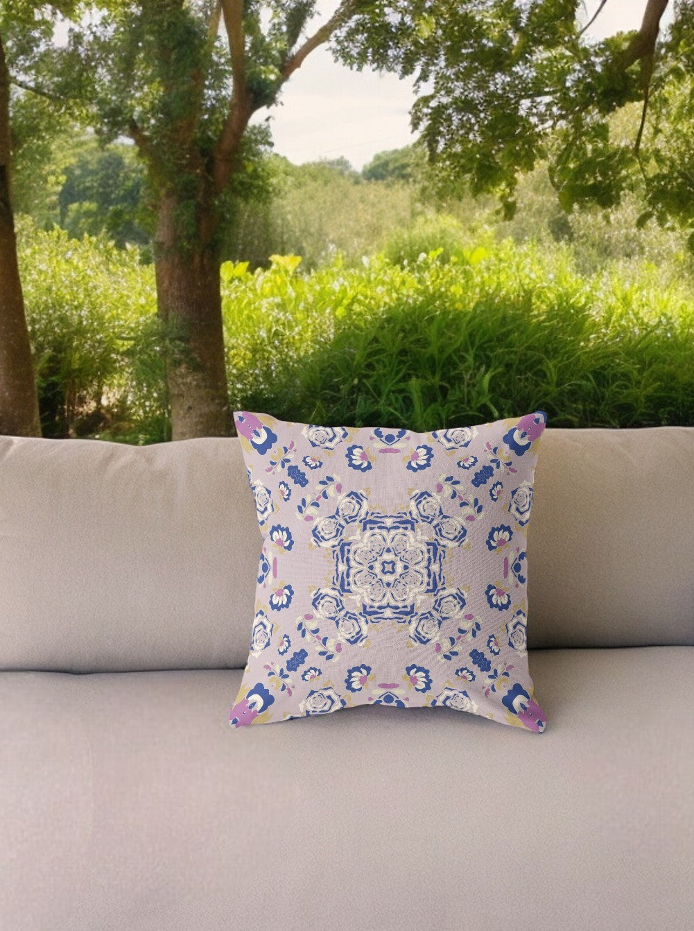 18” Lavender Blue Wreath Indoor Outdoor Zippered Throw Pillow