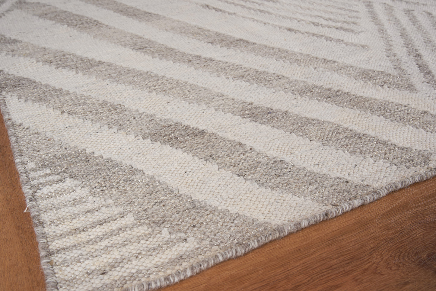 EXQUISITE RUGS   Scandinavian Indoor Hand Loomed    - 4588-5'X8'
