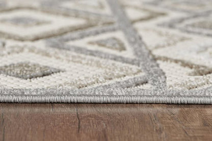 8' Round Gray and Ivory Southwestern stain-resistant indoor/outdoor area rug