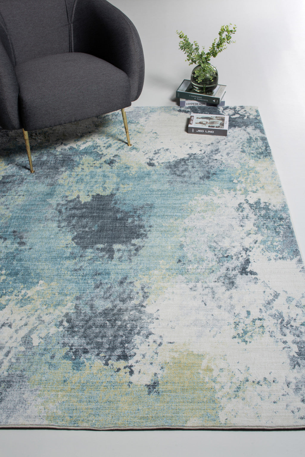 5' x 8' Blue and Ivory Abstract Area Rug