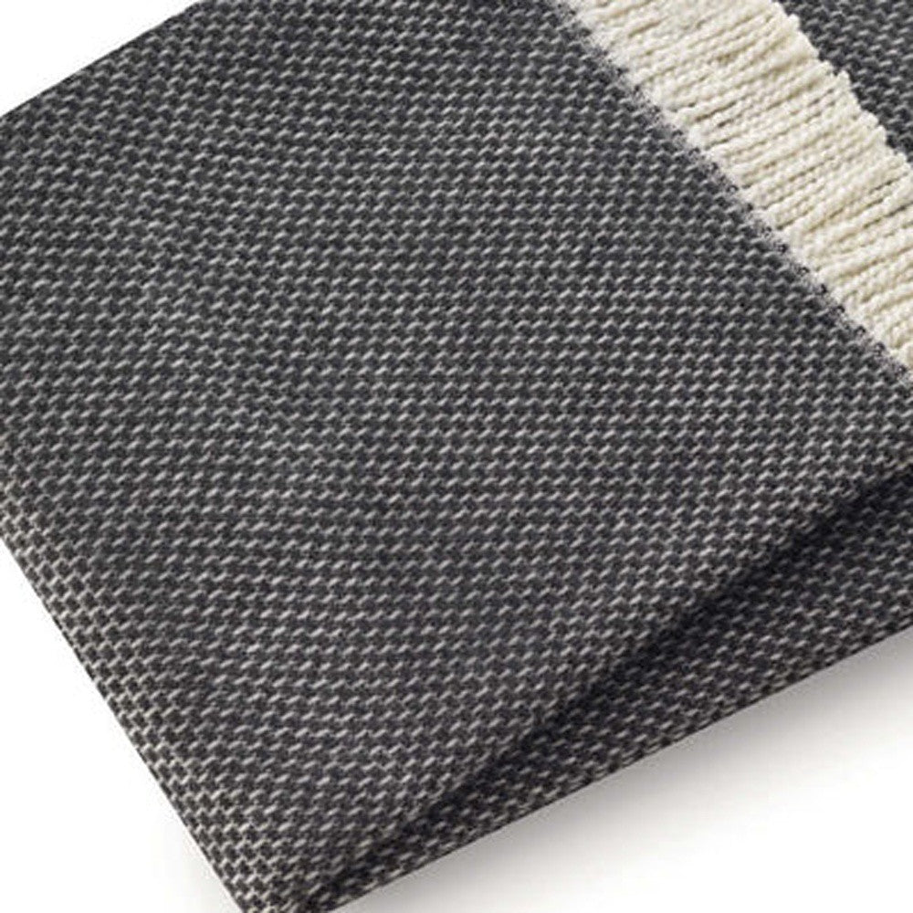 Soft Dark Gray Links Pattern Throw Blanket