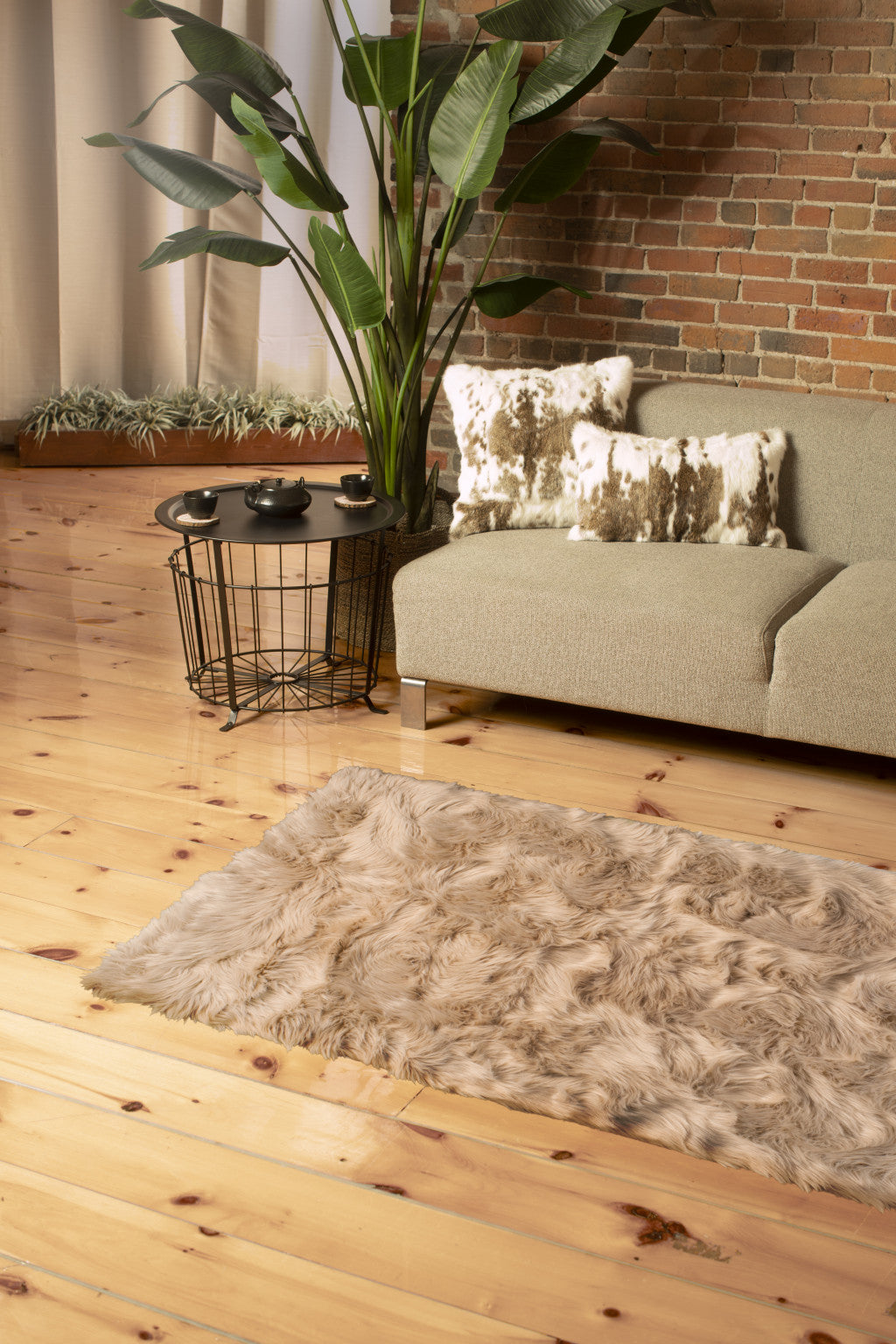 5' X 8' Ombre Tan Faux Fur Washable Non Skid Area Rug