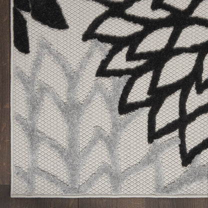 12' X 15' Black And White Indoor Outdoor Runner Rug