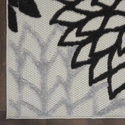 6' Black And White Indoor Outdoor Runner Rug