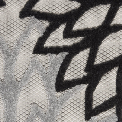 10' Black And White Indoor Outdoor Runner Rug