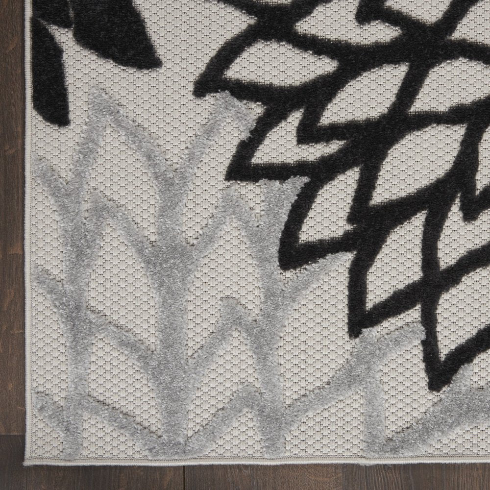 12' Black And White Indoor Outdoor Runner Rug
