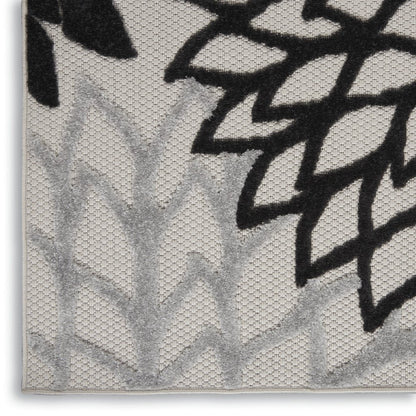8' Black And White Indoor Outdoor Runner Rug