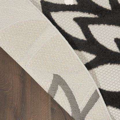 8' X 8' Black And White Indoor Outdoor Area Rug