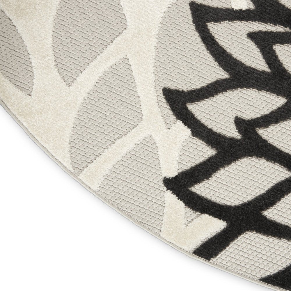 8' X 8' Black And White Indoor Outdoor Area Rug