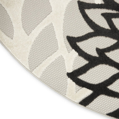 8' X 8' Black And White Indoor Outdoor Area Rug