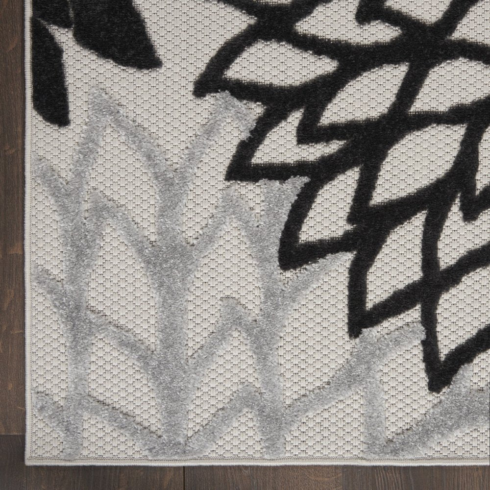 9' X 12' Black And White Indoor Outdoor Area Rug