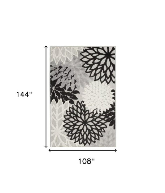 9' X 12' Black And White Indoor Outdoor Area Rug