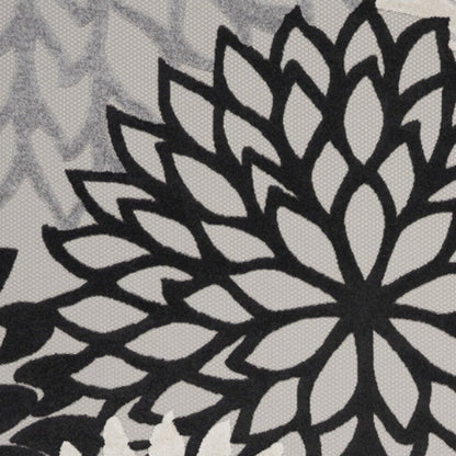 9' X 12' Black And White Indoor Outdoor Area Rug