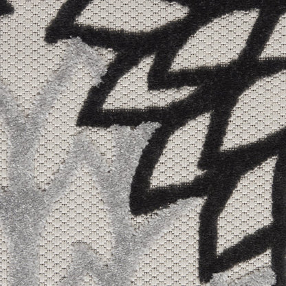 10' X 13' Black And White Floral Indoor Outdoor Area Rug