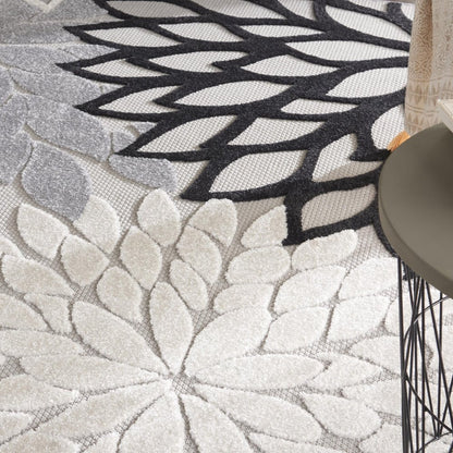 10' X 13' Black And White Floral Indoor Outdoor Area Rug