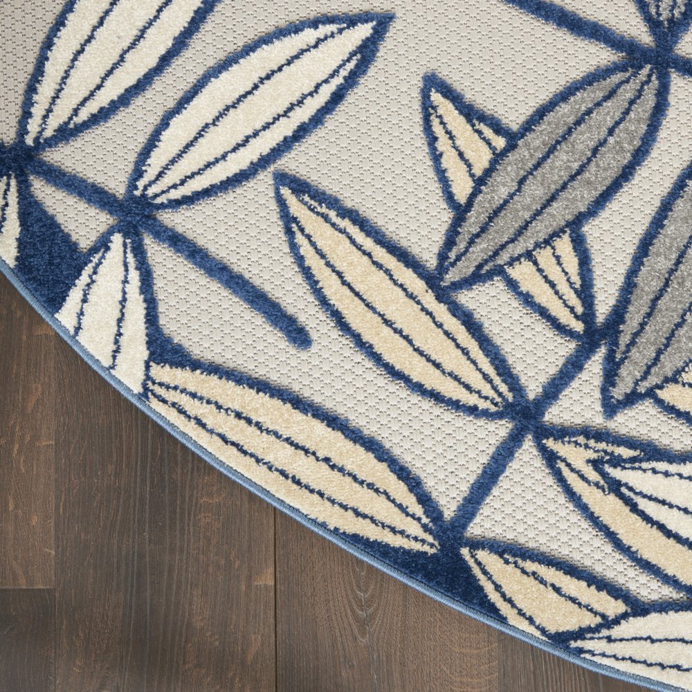 8' X 8' Ivory And Blue Round Indoor Outdoor Area Rug