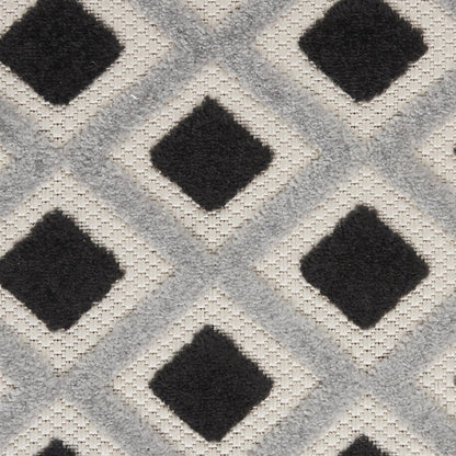 6' Black And White Indoor Outdoor Runner Rug