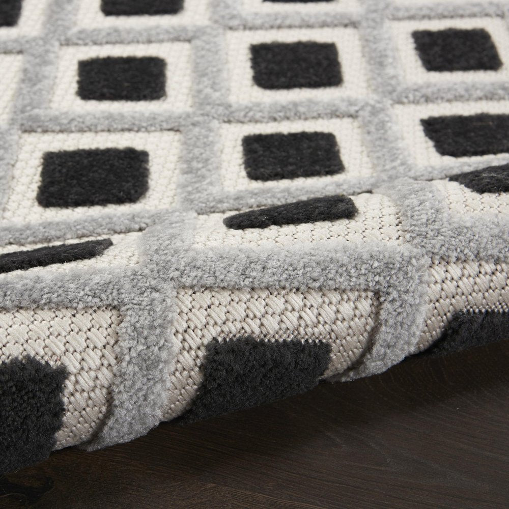 6' Black And White Indoor Outdoor Runner Rug