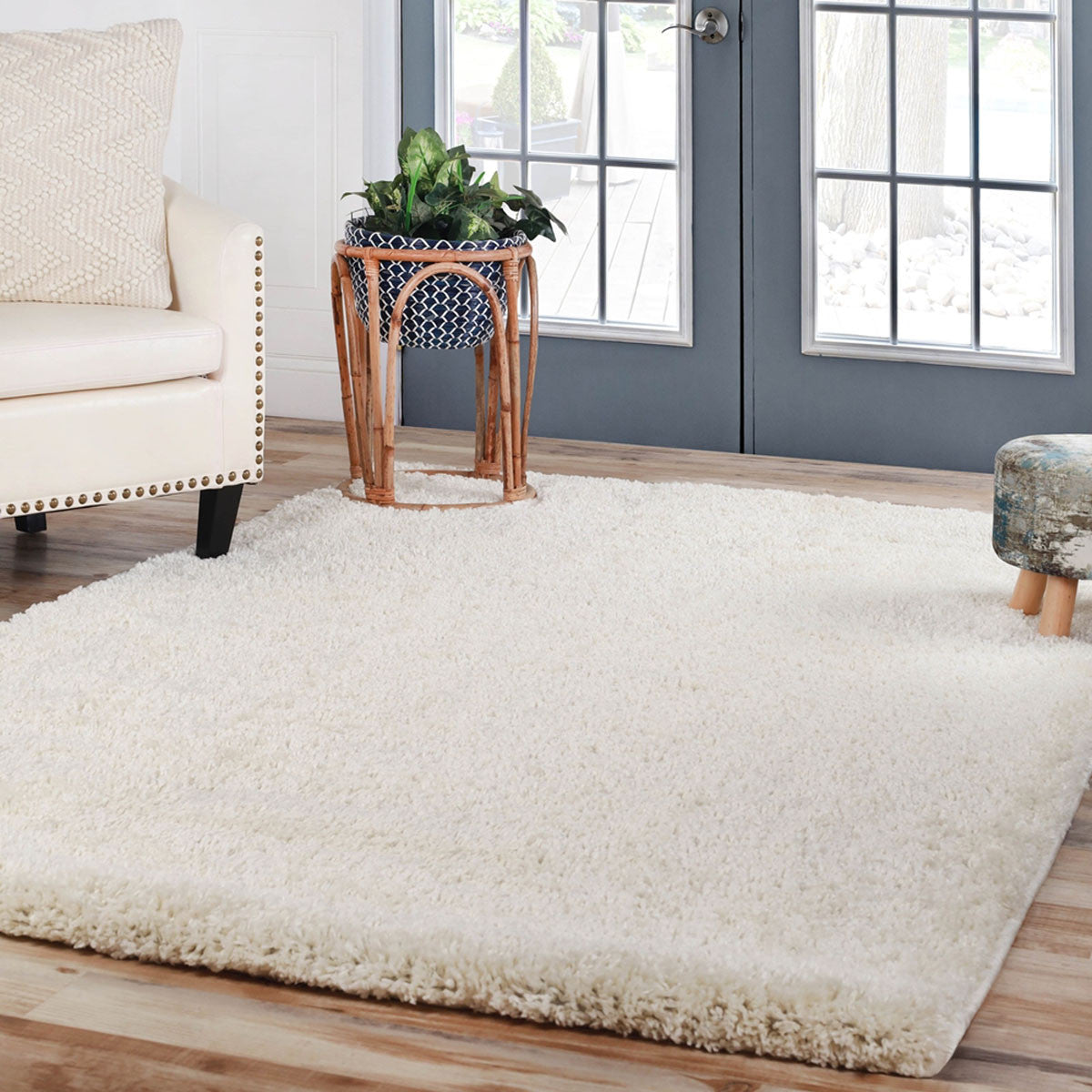 4' X 6' Ivory Shag Stain Resistant Area Rug