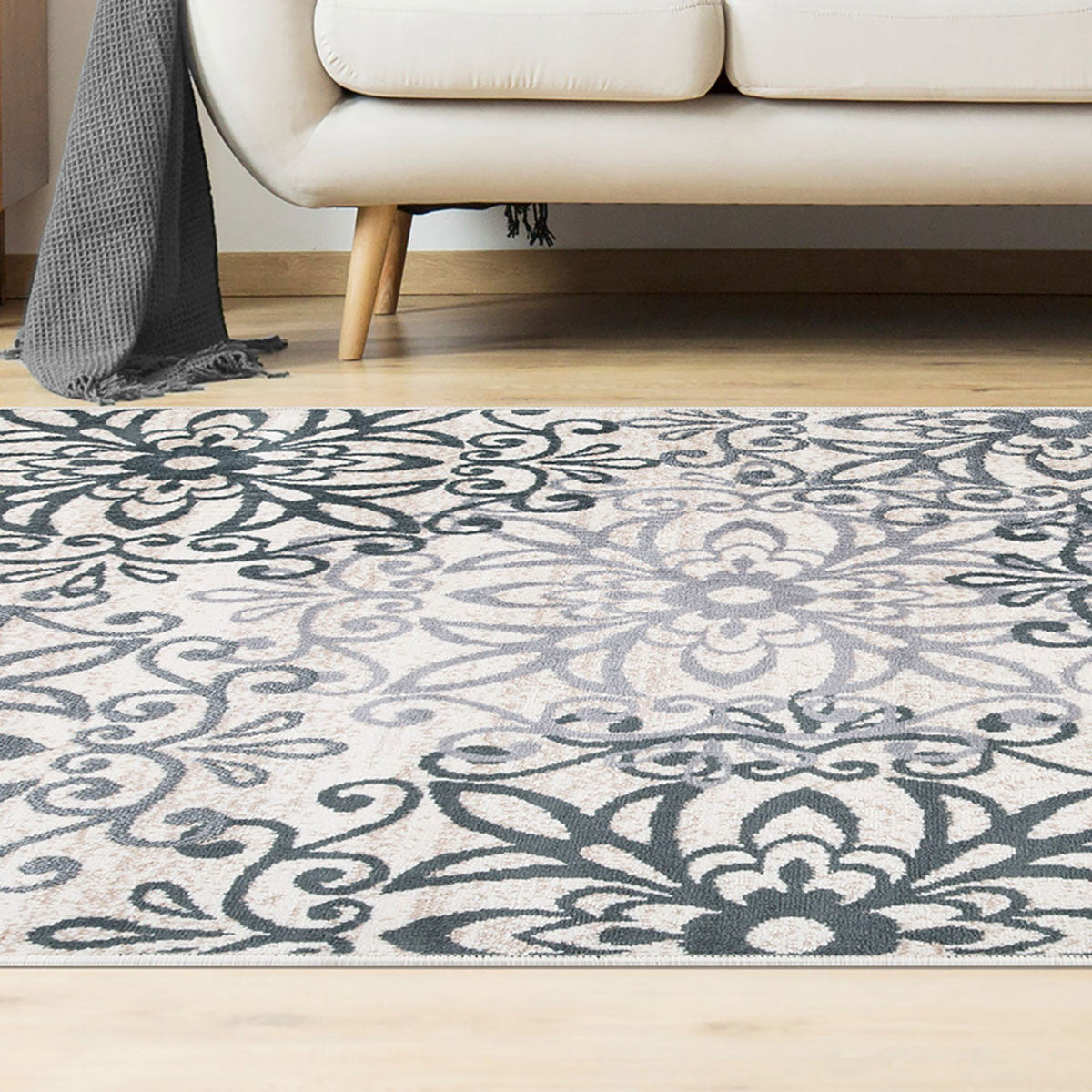 4' X 6' Oatmeal And Gray Medallion Power Loom Stain Resistant Area Rug