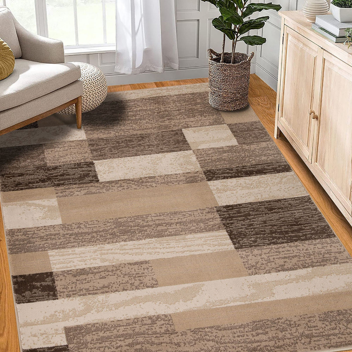 7' X 9' Beige Patchwork Power Loom Stain Resistant Area Rug