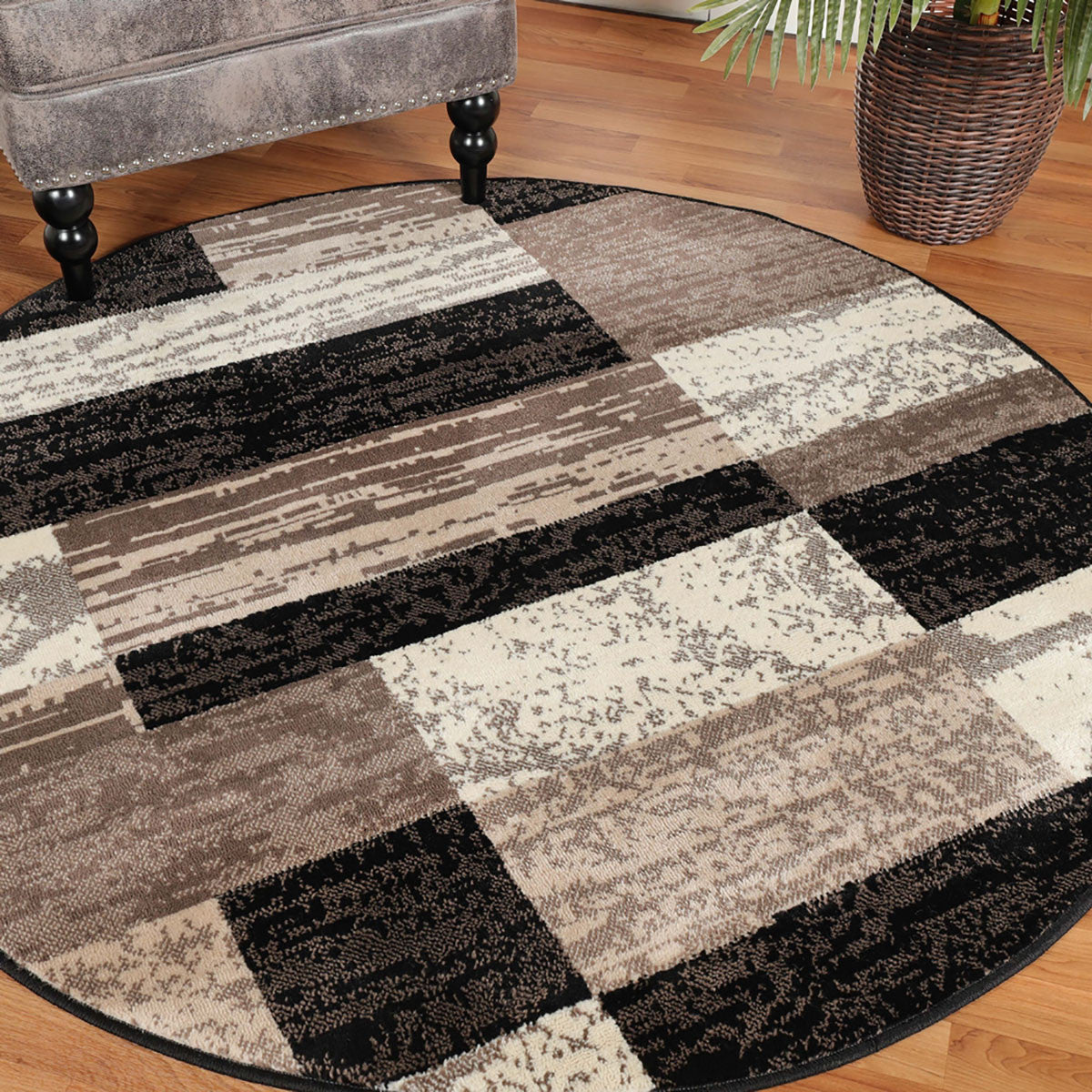 8' Round Chocolate Round Patchwork Power Loom Stain Resistant Area Rug