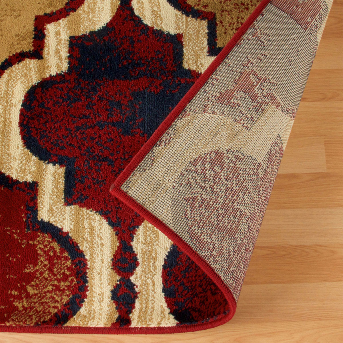 2' X 3' Red Blue Quatrefoil Power Loom Distressed Stain Resistant Area Rug