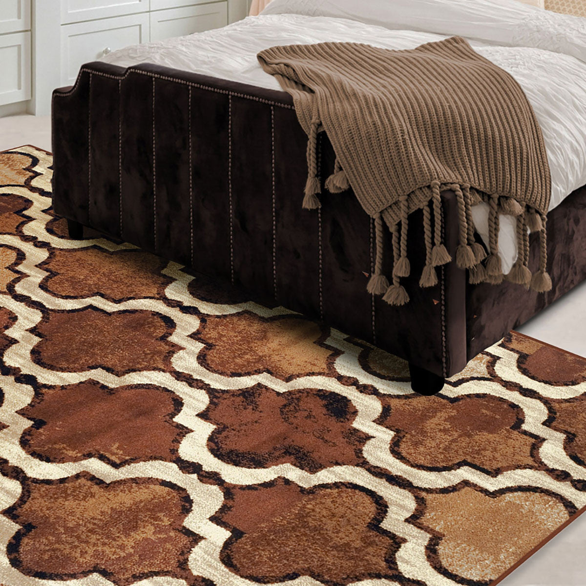 4' X 6' Brown Quatrefoil Power Loom Distressed Stain Resistant Area Rug