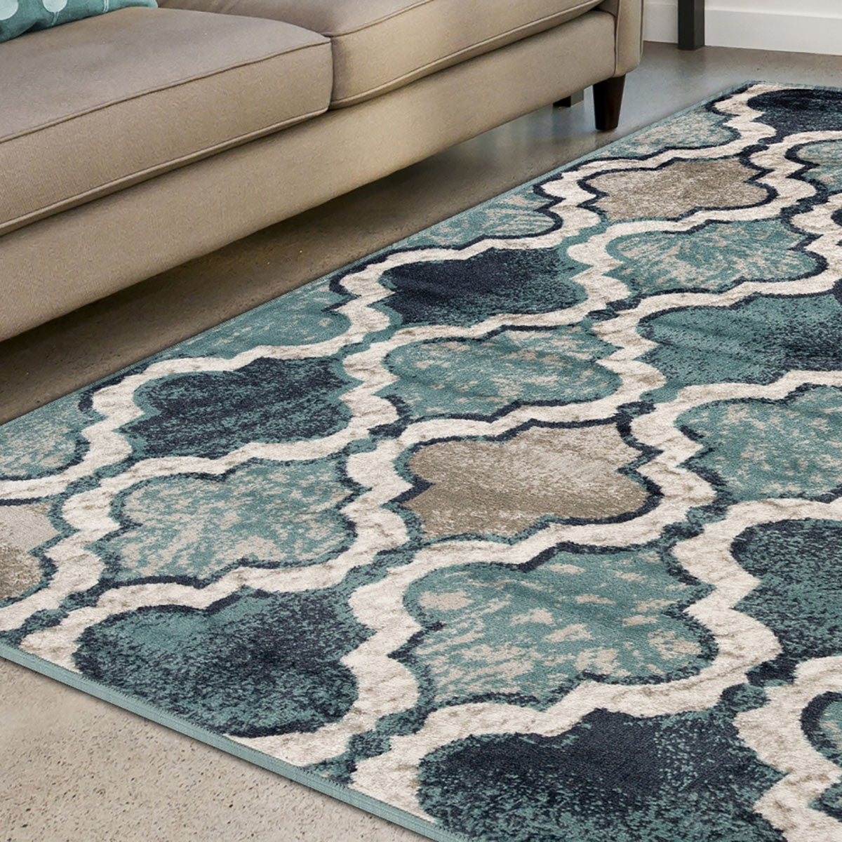 4' X 6' Deep Royal Quatrefoil Power Loom Distressed Stain Resistant Area Rug