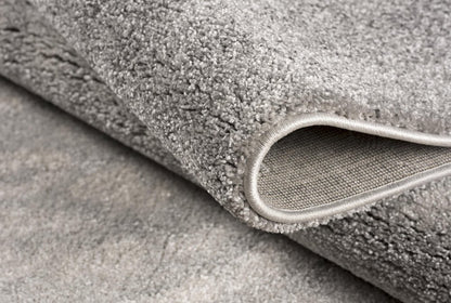 4' X 6' Gray And Ivory Damask Area Rug