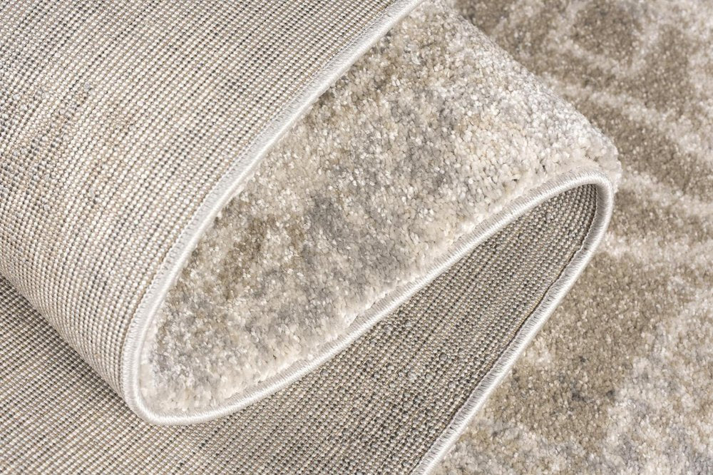 4' X 6' Gray And Ivory Abstract Area Rug