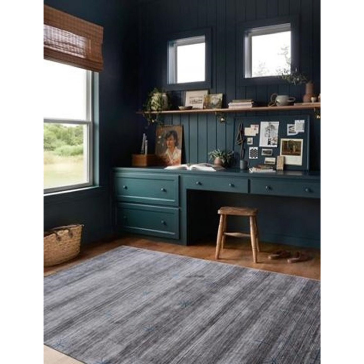 8' X 11' Silver And Blue Ombre Hand Loomed Area Rug